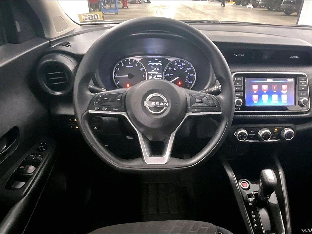 Used 2022 Super Black Nissan S image 17
