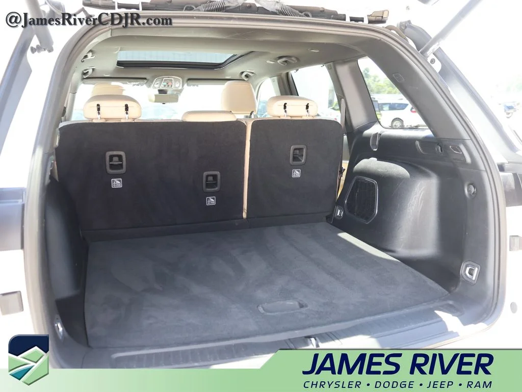 Used 2022 White Jeep 4xe image 15