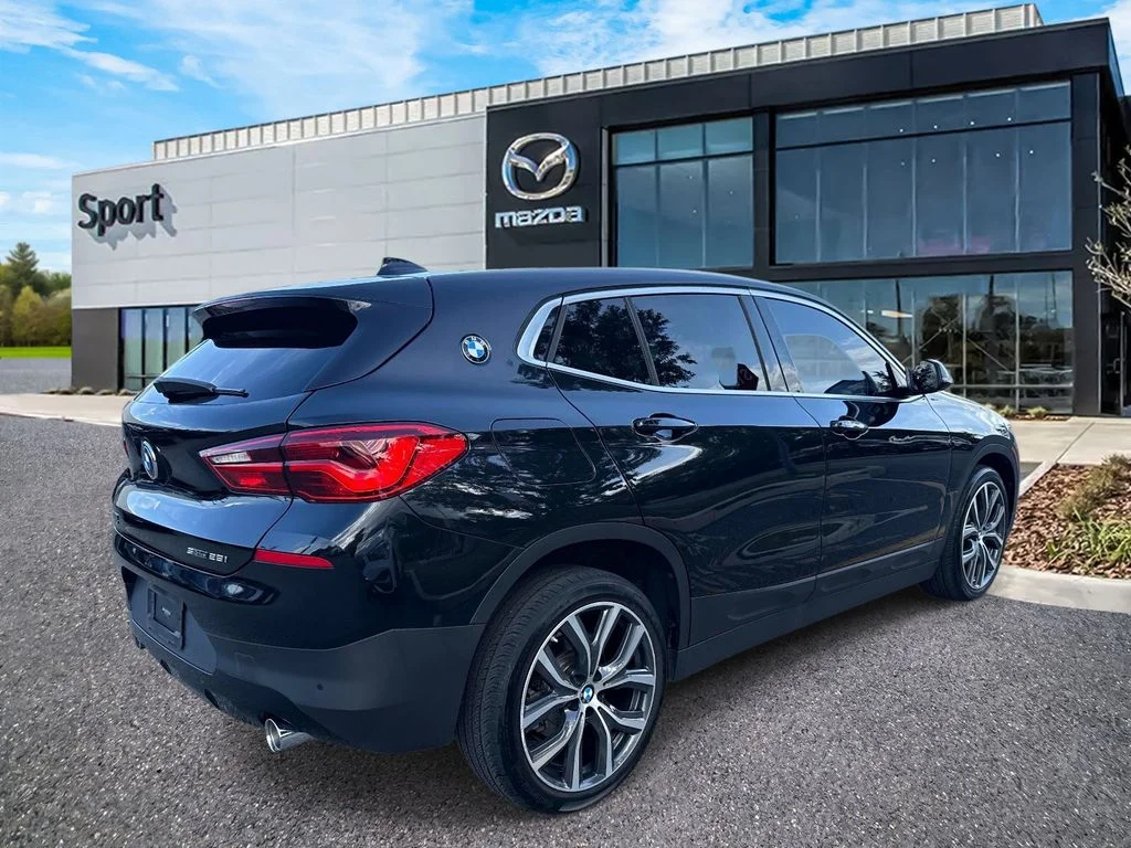 Used 2019 Black BMW sDrive28i image 3