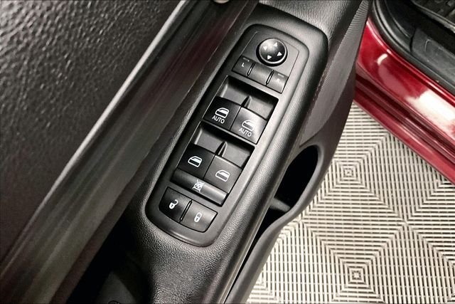 Used 2020 Velvet Red Pearlcoat Jeep Altitude image 32