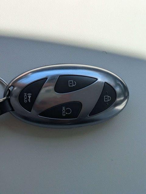 New 2027 Silver Hyundai SEL FWD image 33