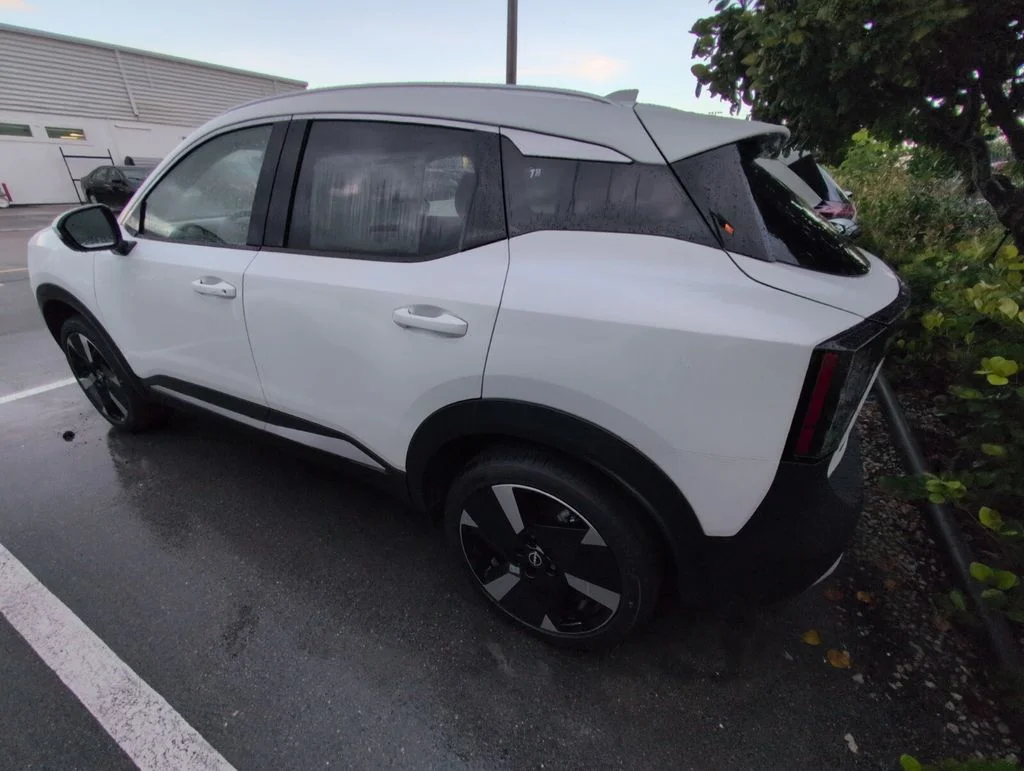 New 2025 Aspen White TriCoat Nissan SR image 6