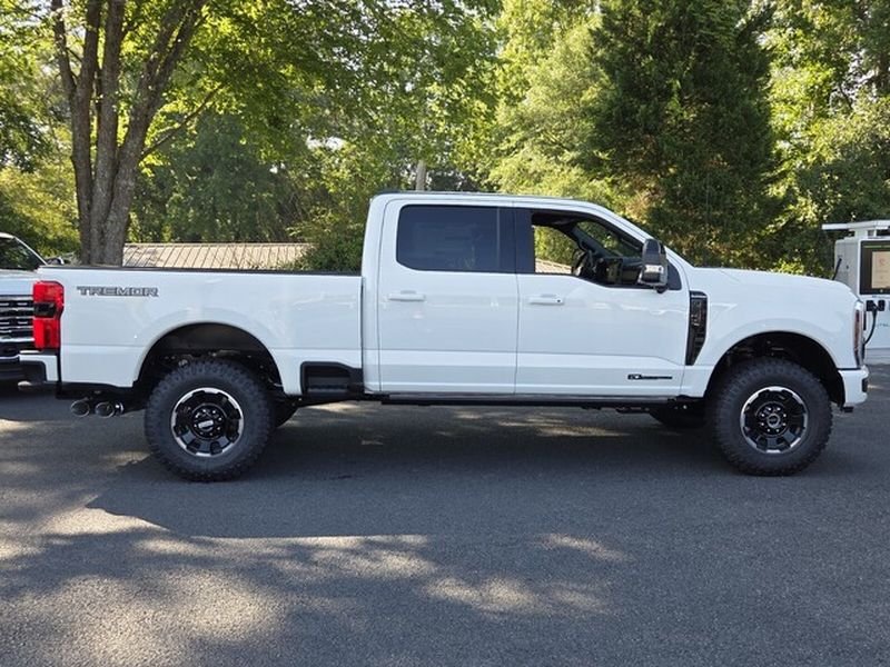 New 2026 Star White Metallic Tri-Coat Ford F-250® Platinum® image 15