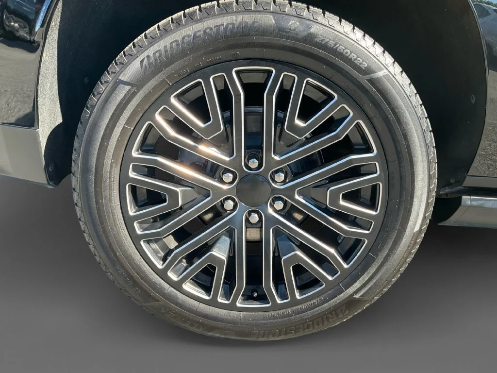 Used 2022 Onyx Black GMC Denali image 11