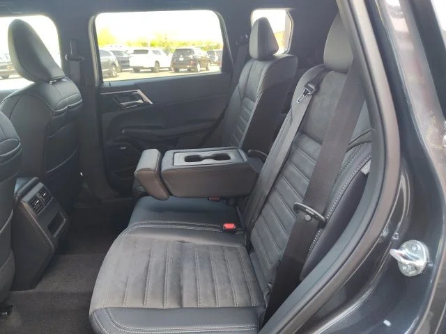 New 2026 Gray Mitsubishi SE image 25