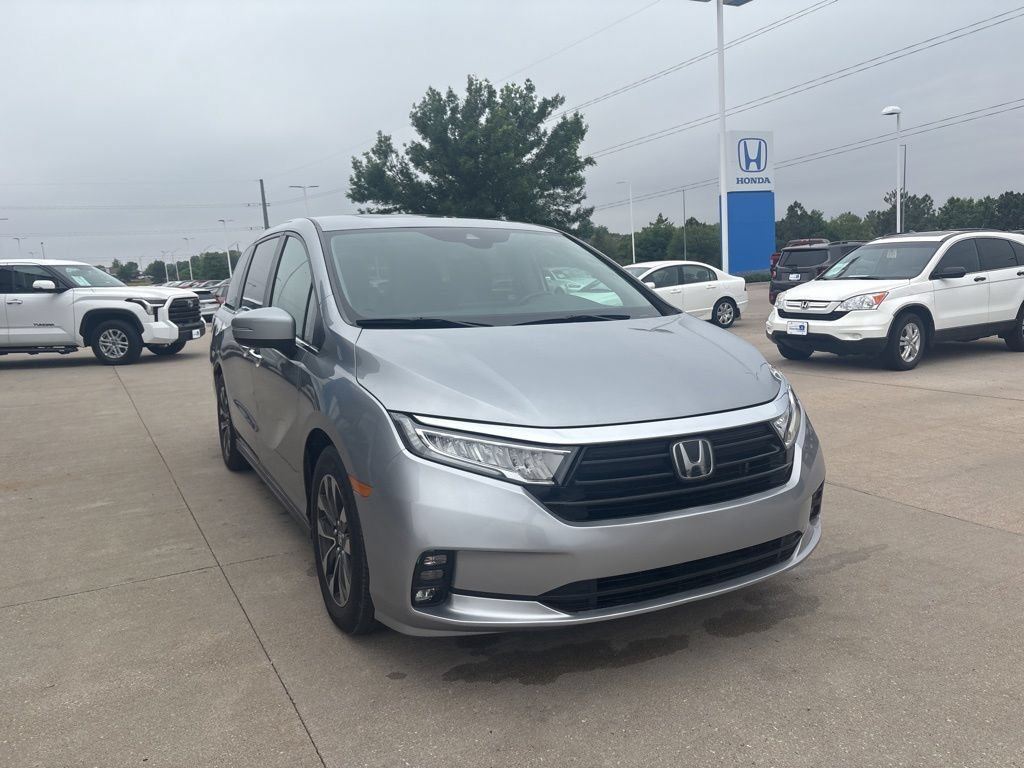 Certified Used 2023 Lunar Silver Metallic Honda EX-L image 43