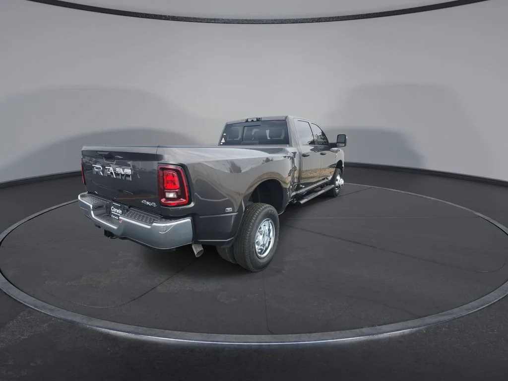 New 2026 Granite Crystal Metallic Clear-Coat Exterior Paint RAM Tradesman image 8