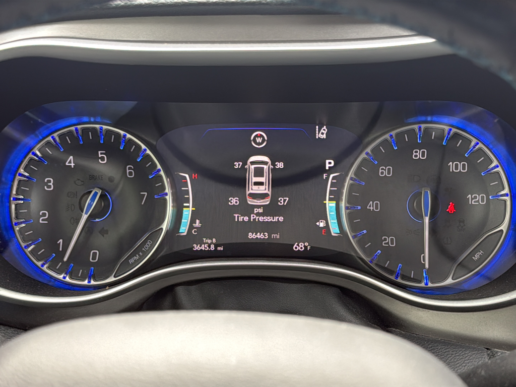 Used 2021 White Chrysler Touring L image 17