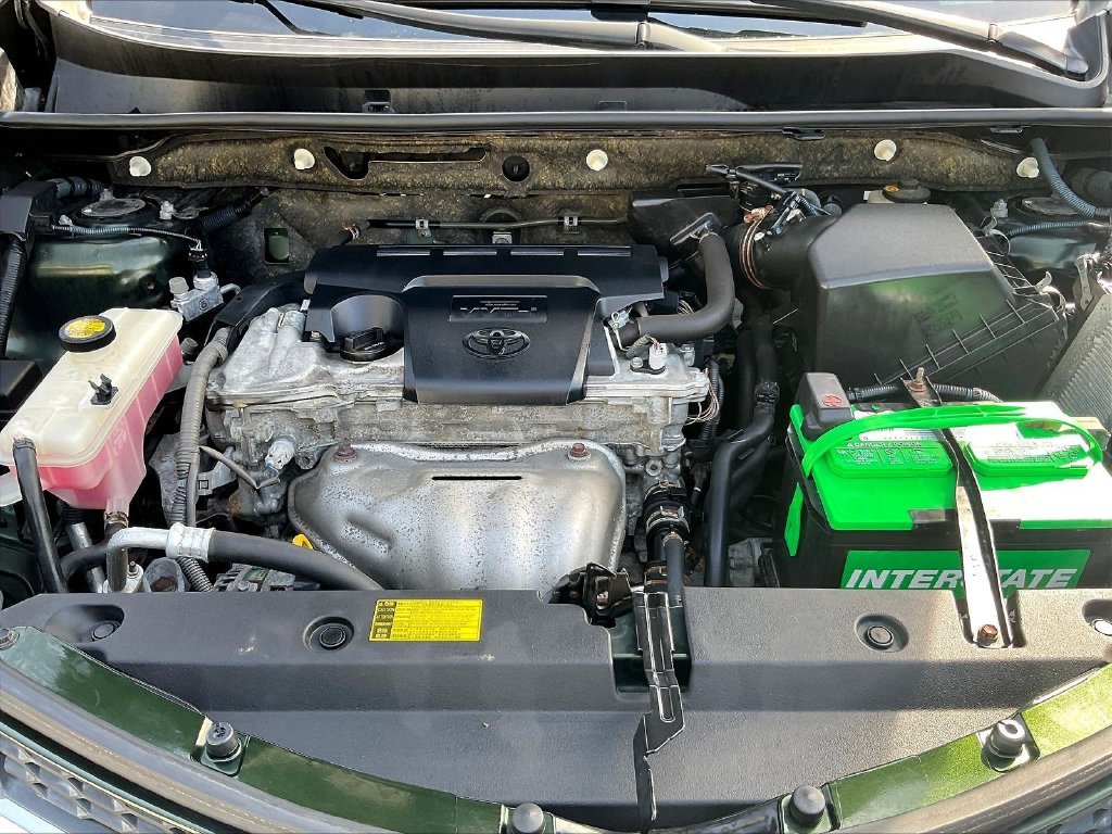 Used 2013 Green Toyota XLE image 30