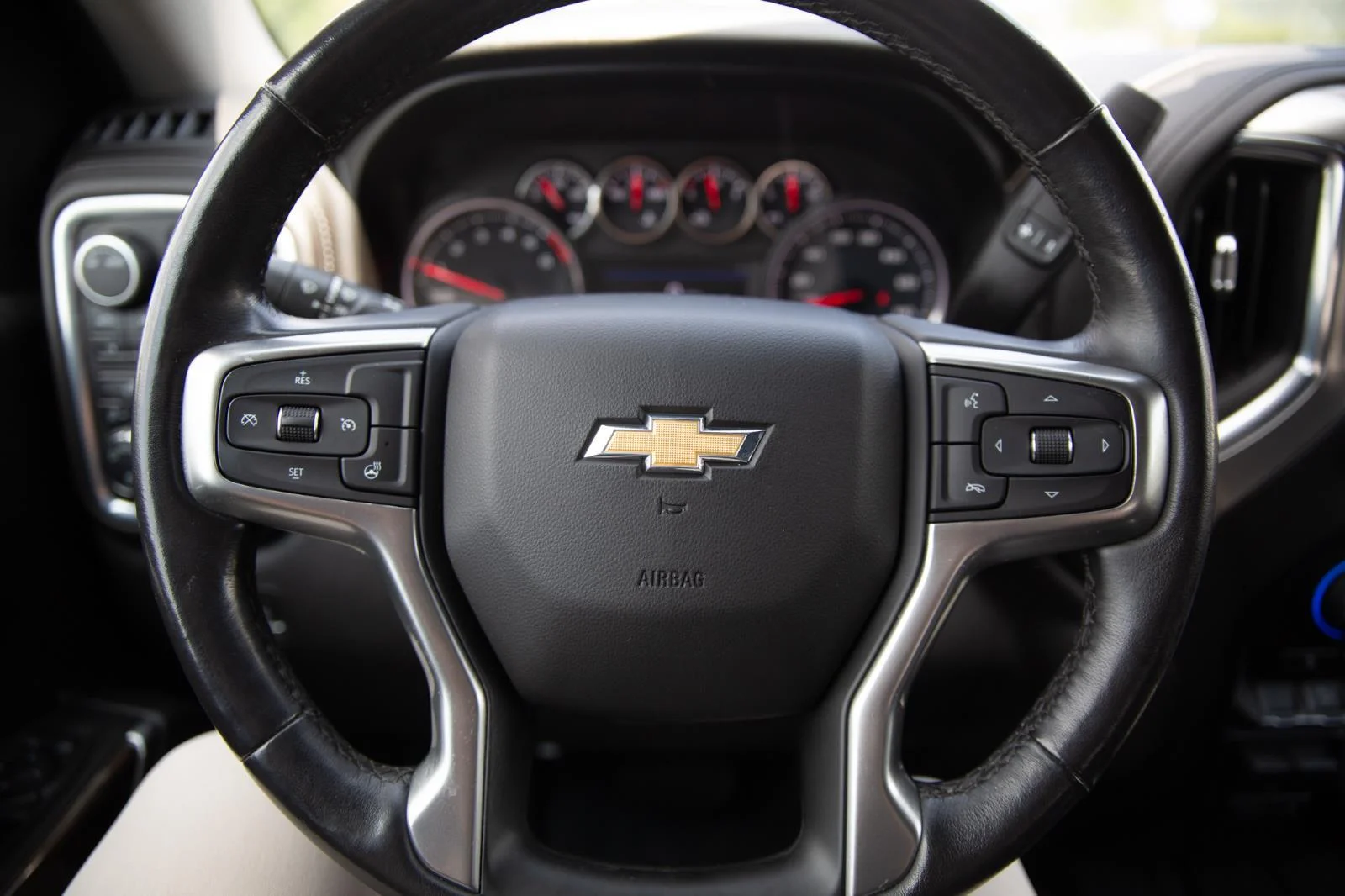 Used 2021 Shadow Gray Metallic Chevrolet LT image 12