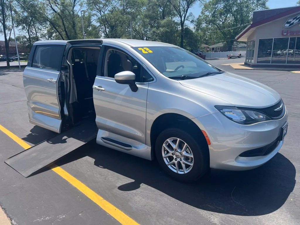 2023 Chrysler Voyager