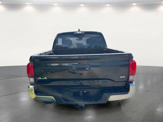 Used 2020 Black Toyota SR5 image 18