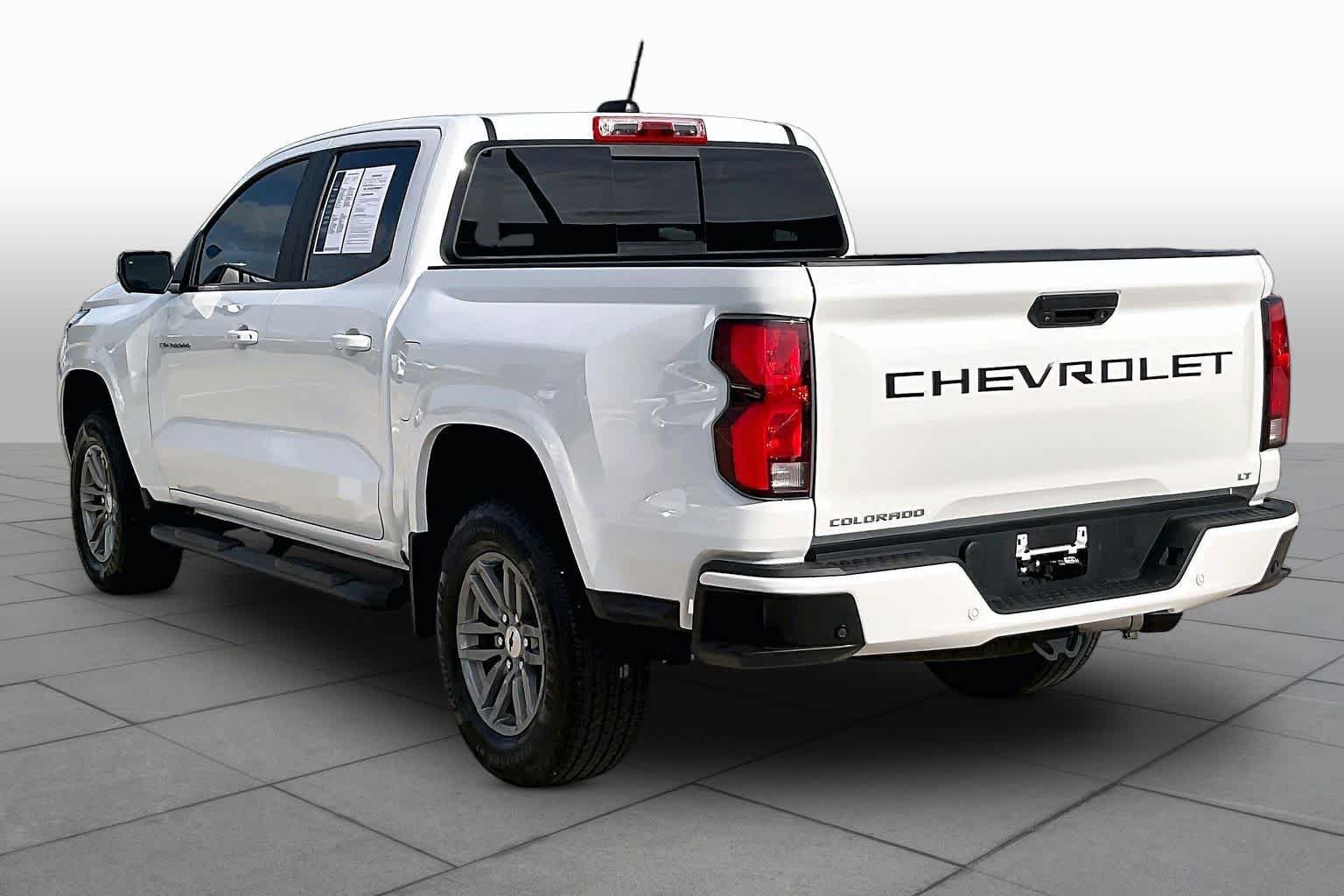 Used 2024 Summit White Chevrolet 2WD LT image 12