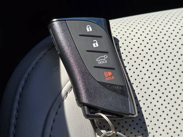 New 2026 Wind Chill Pearl Lexus PREMIUM AWD image 35
