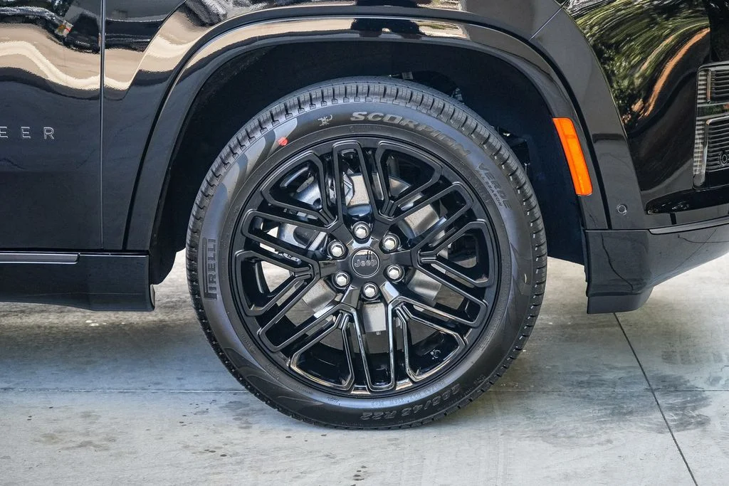 New 2026 High Gloss Black Jeep Limited Reserve image 11