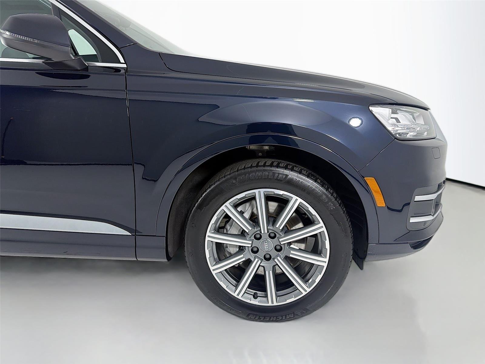 Used 2018  AUDI  image 30