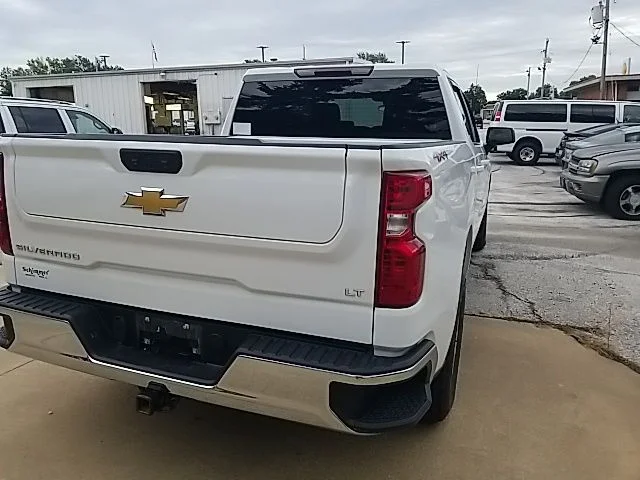 Used 2022 White Chevrolet LT image 24
