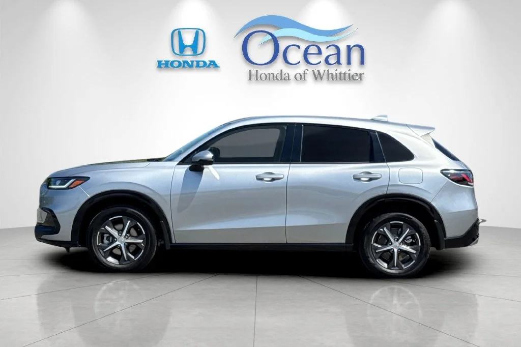 Certified Used 2025 Lunar Silver Metallic Honda EX-L image 7