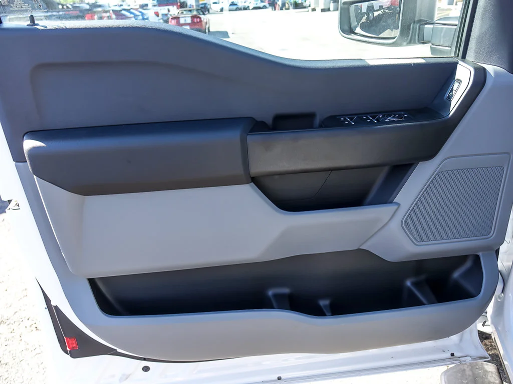 New 2026 Oxford White Ford XL image 27