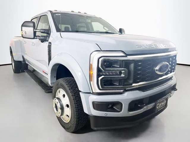 2026 Ford F-450 Platinum 4x4 Crew Cab 8' Box DRW's photo