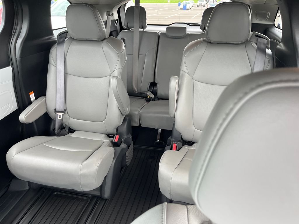 Used 2025 Green Toyota XLE image 13