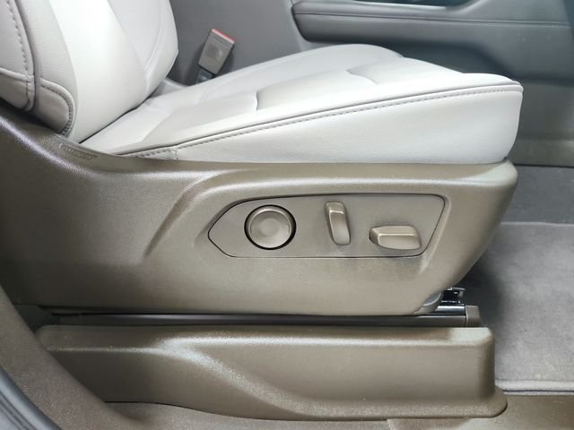 Used 2025 Red GMC Elevation image 40