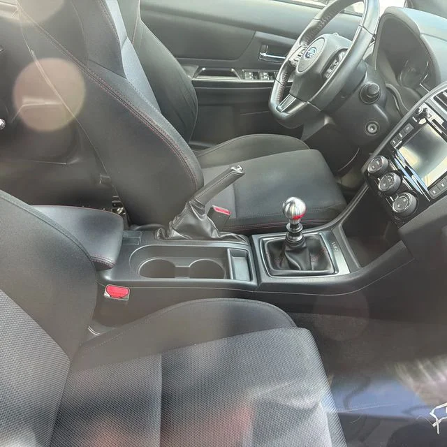 Used 2019 White Subaru Base image 3