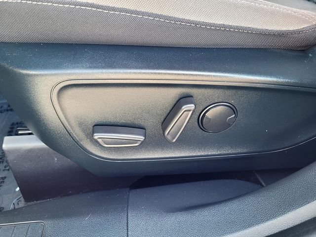 Used 2020 Silver Ford SE image 11