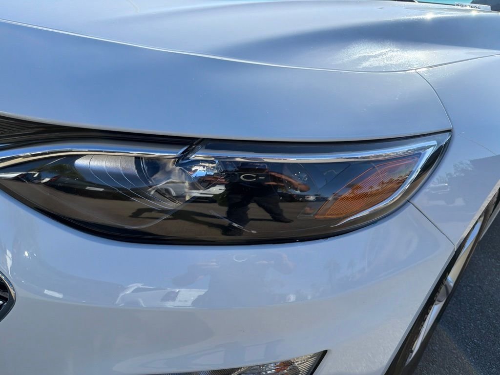 Used 2024 White Chevrolet LT image 9