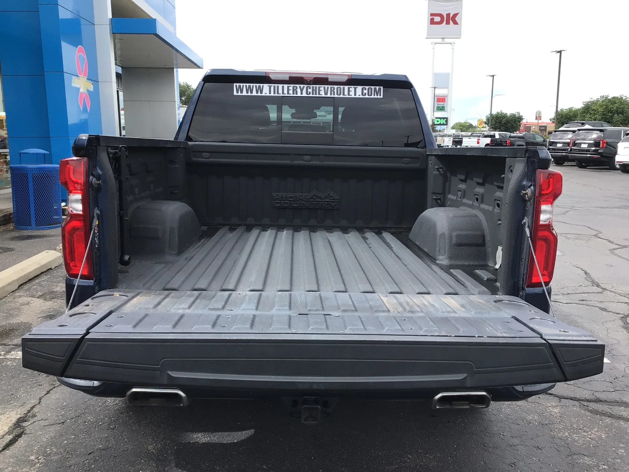Used 2023 NORTHSKY BLUE METALLIC Chevrolet High Country image 10