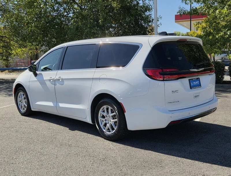 Used 2024 Bright White Clearcoat CHRYSLER TOURING L image 3