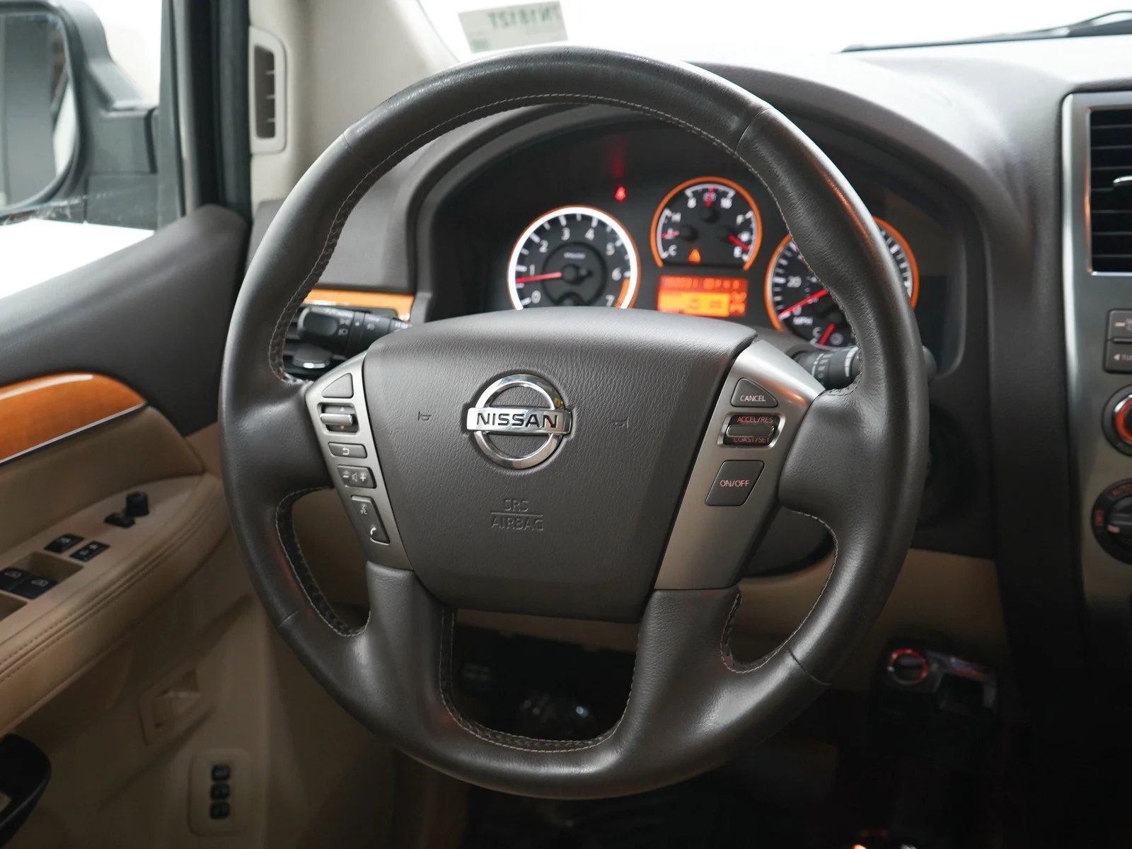 Used 2014 Pearl White Nissan Platinum image 18