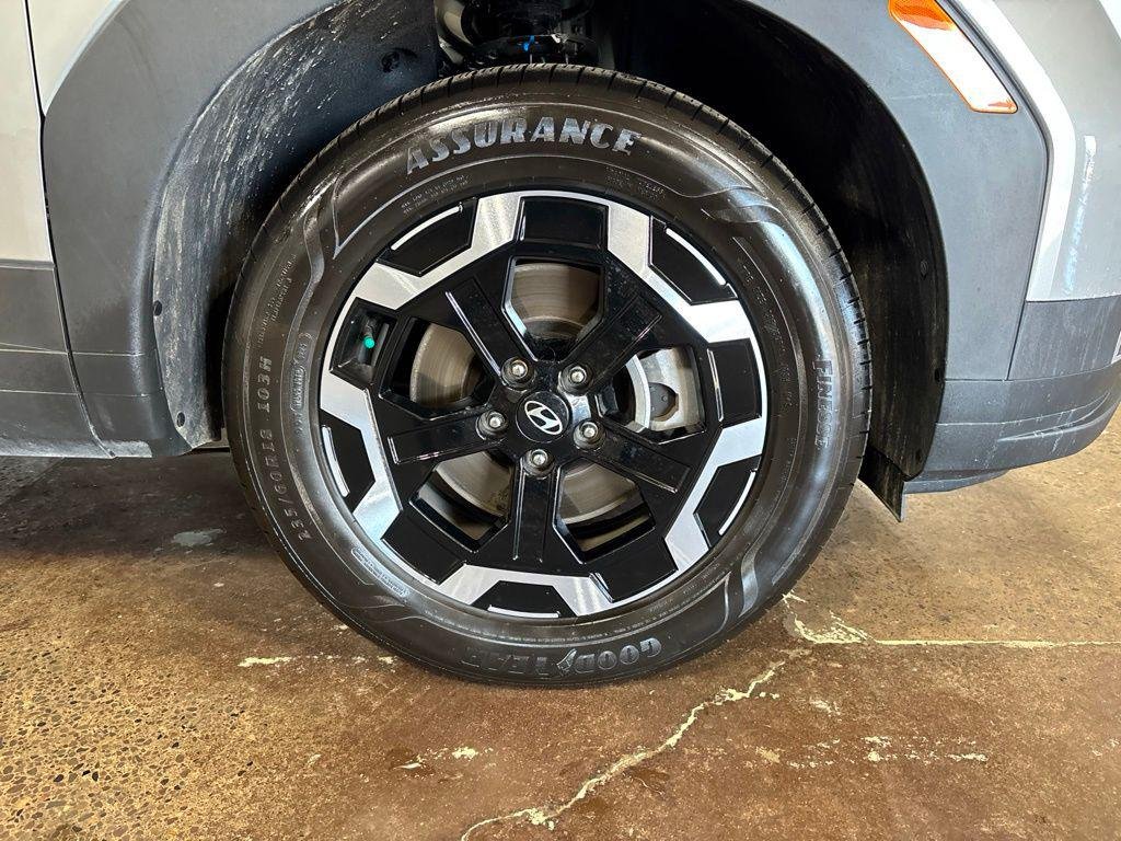 New 2026 Silver Hyundai SE AWD image 9