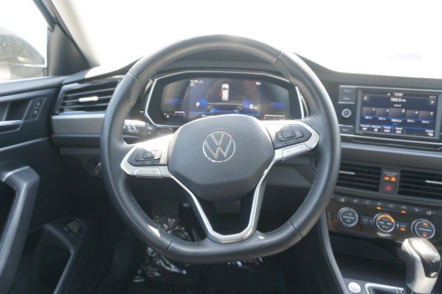 Used 2024  Volkswagen SE image 22
