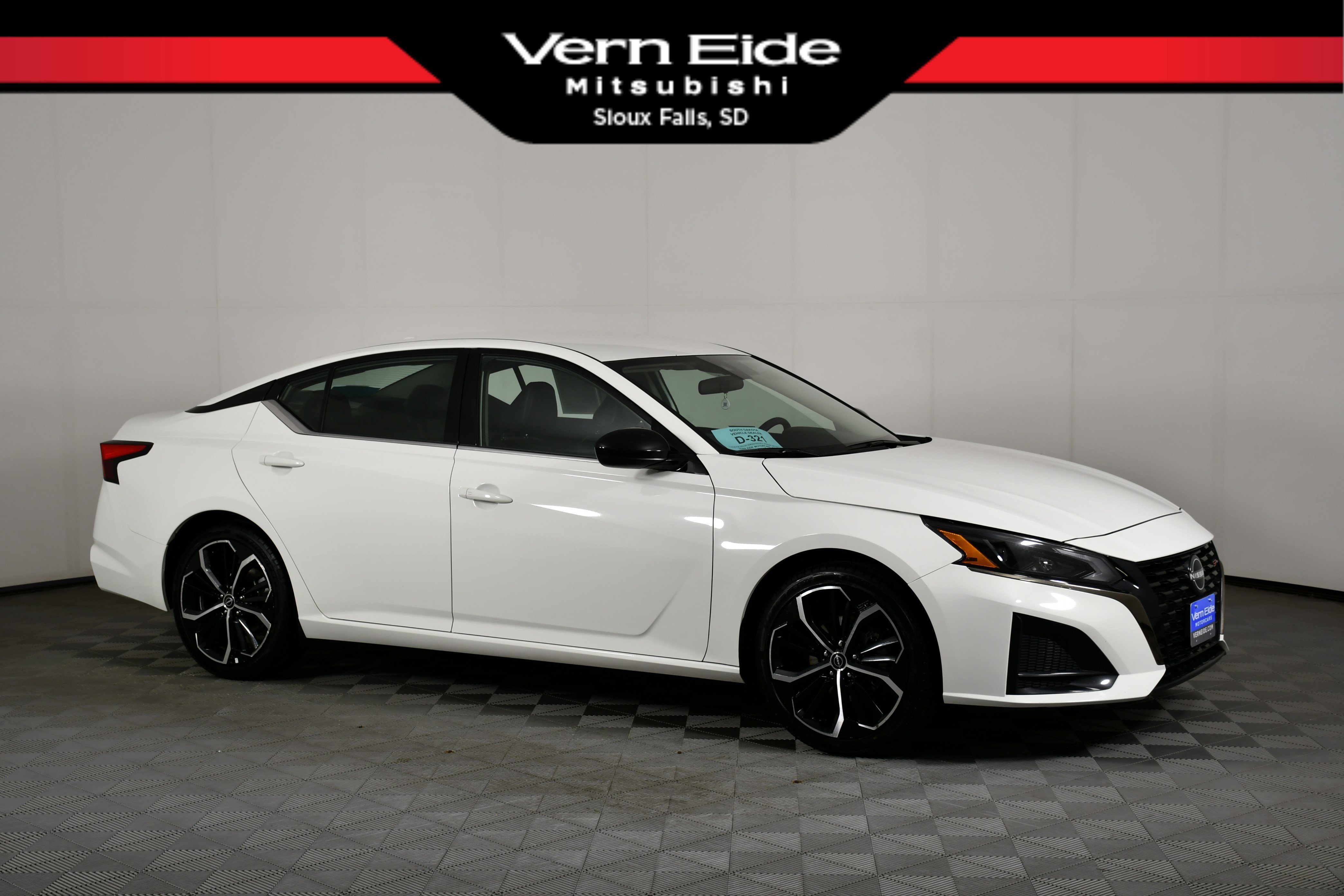 2024 Nissan Altima SR