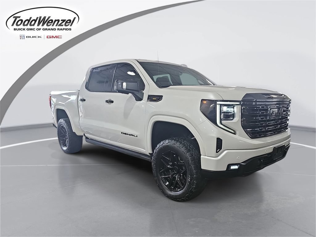 Used 2023 White Frost Tricoat GMC Denali Ultimate image 1