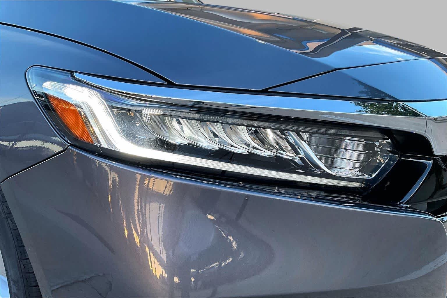 Used 2020 Modern Steel Metallic Honda LX image 25