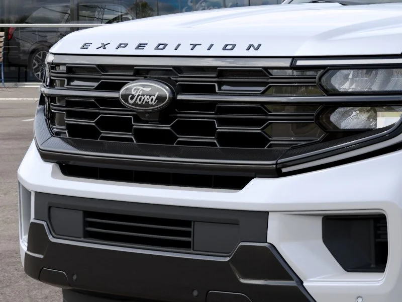 New 2027 Star White Metallic Tri-Coat Ford Platinum image 40