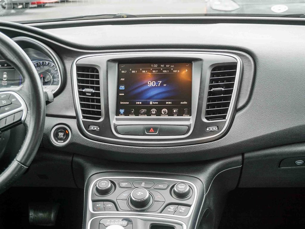 Used 2015 Silver Chrysler Limited image 16