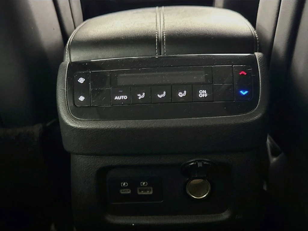 Certified Used 2022 Silver INFINITI LUXE image 33
