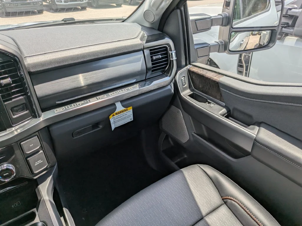 New 2026 Glacier Gray Metallic Tri-Coat Ford F-250® Lariat® image 17