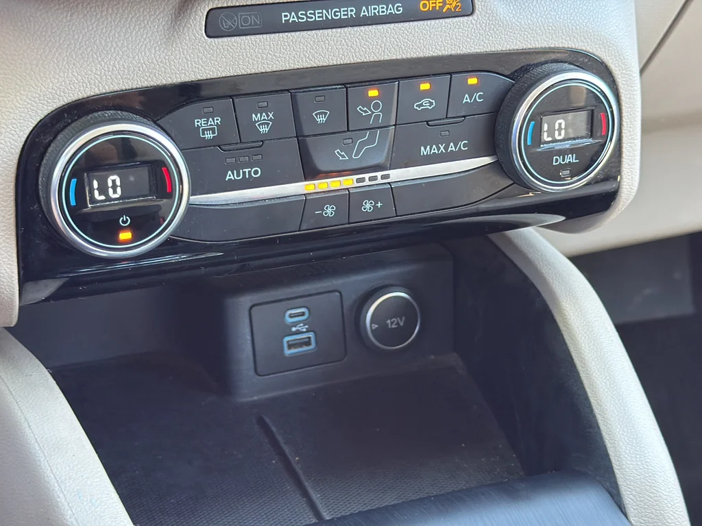 Used 2021 White Ford SE image 22