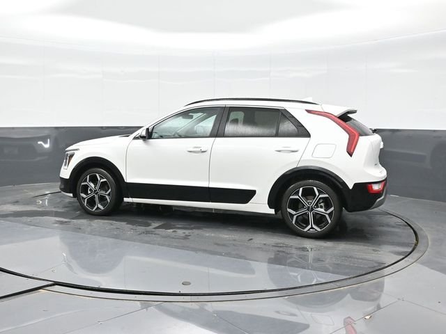 Used 2024 White Kia EX Touring image 4