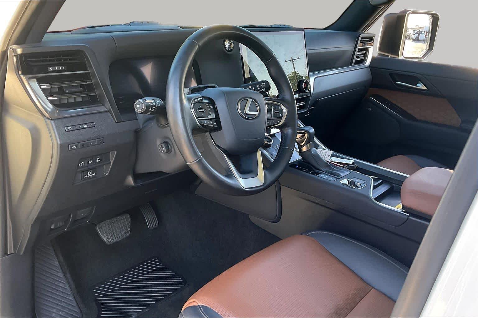 Used 2024 Eminent White Pearl Lexus Luxury+ image 18