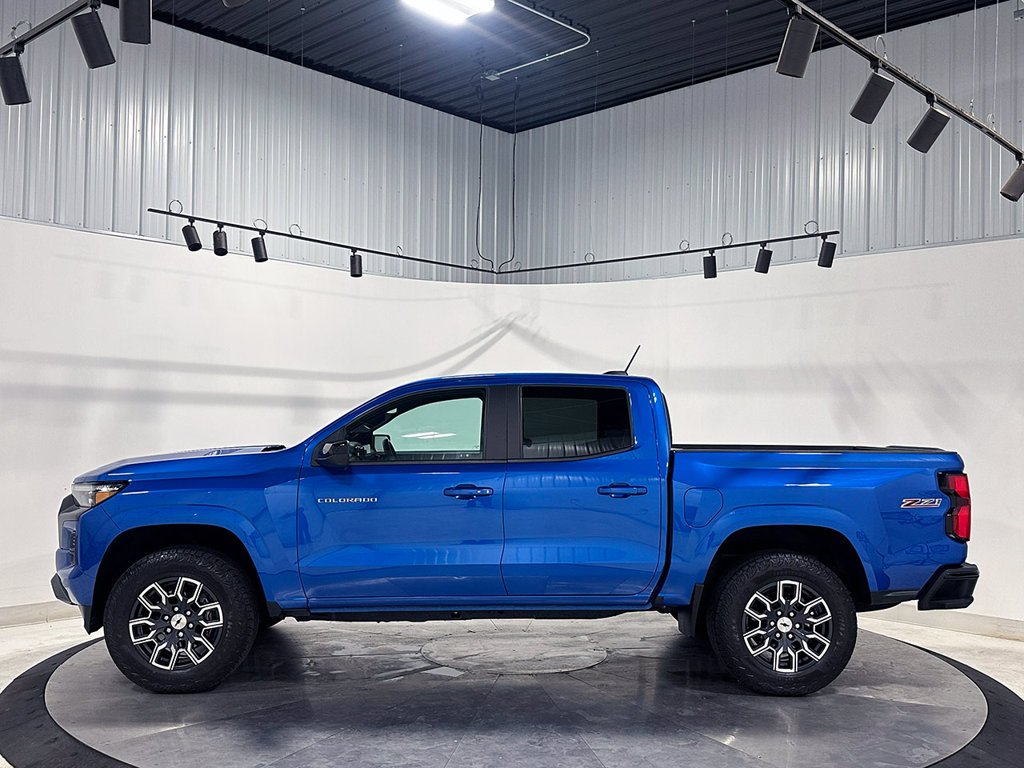 Used 2024 Blue Chevrolet Z71 image 16