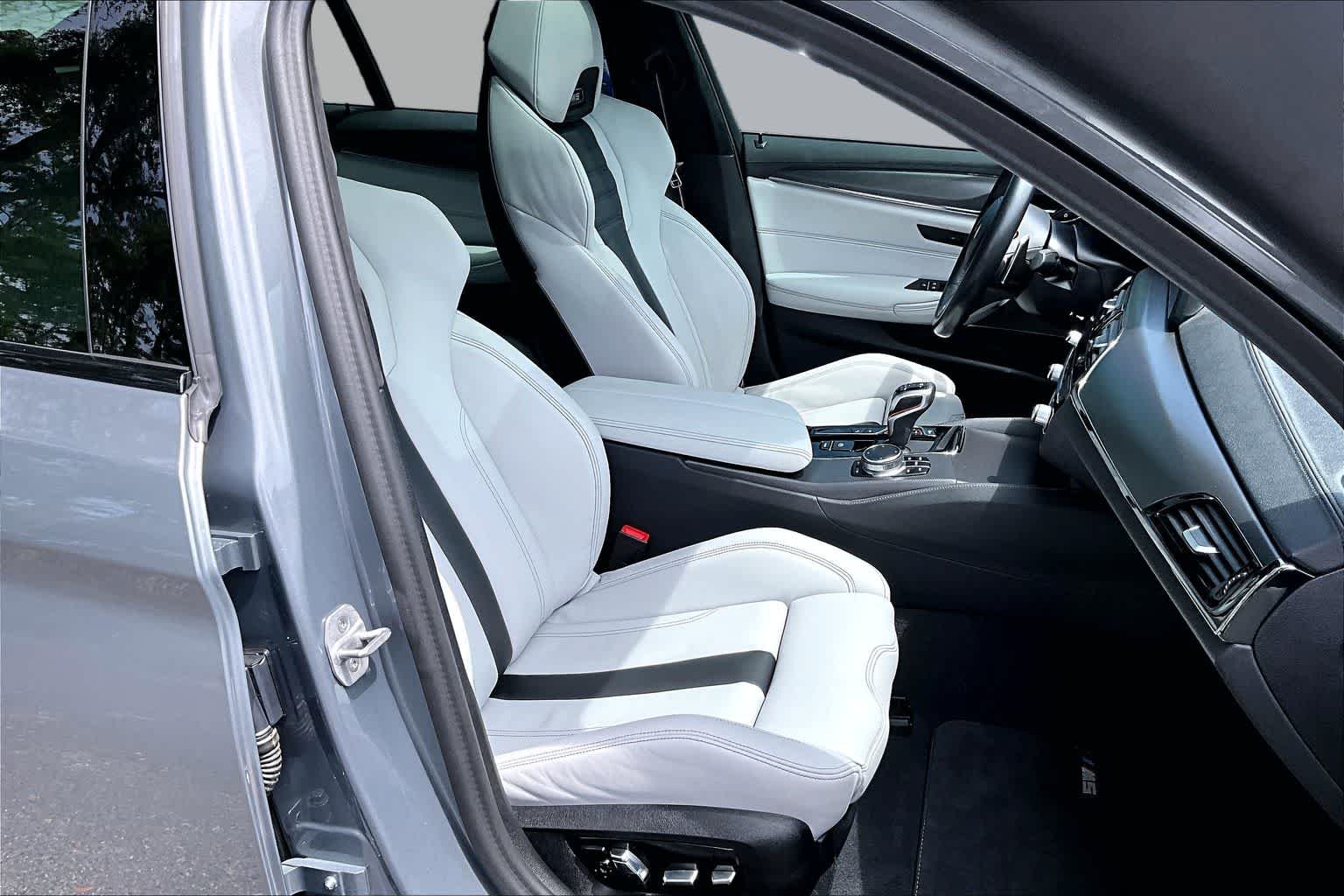 Used 2023 Skyscraper Grey Metallic BMW  image 9