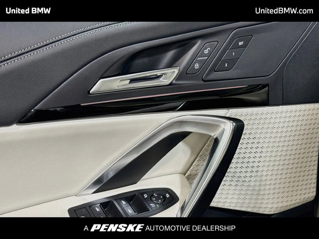 New 2027 Space Silver Metallic BMW xDrive28i image 10