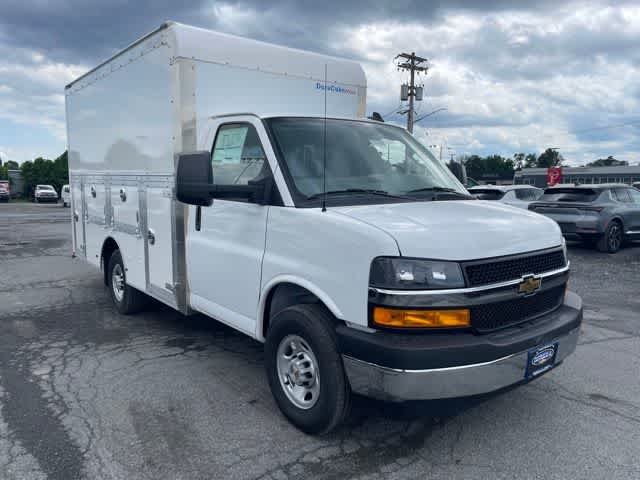 2025 Chevrolet Express Cutaway