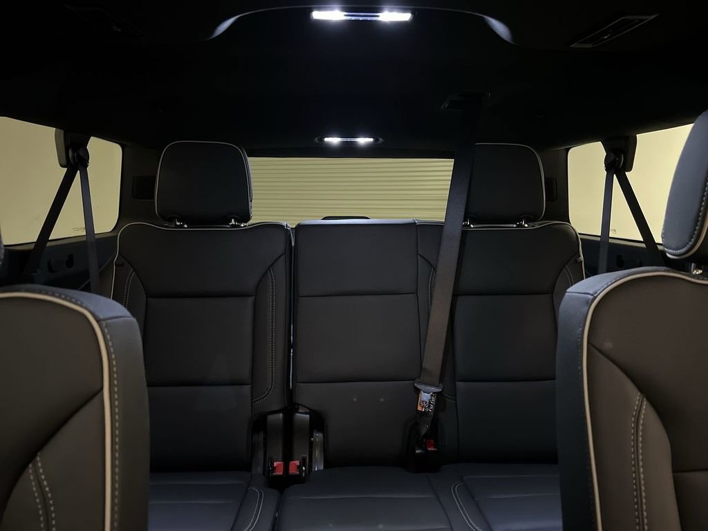 2026 Chevrolet Suburban Premier - Photo 23