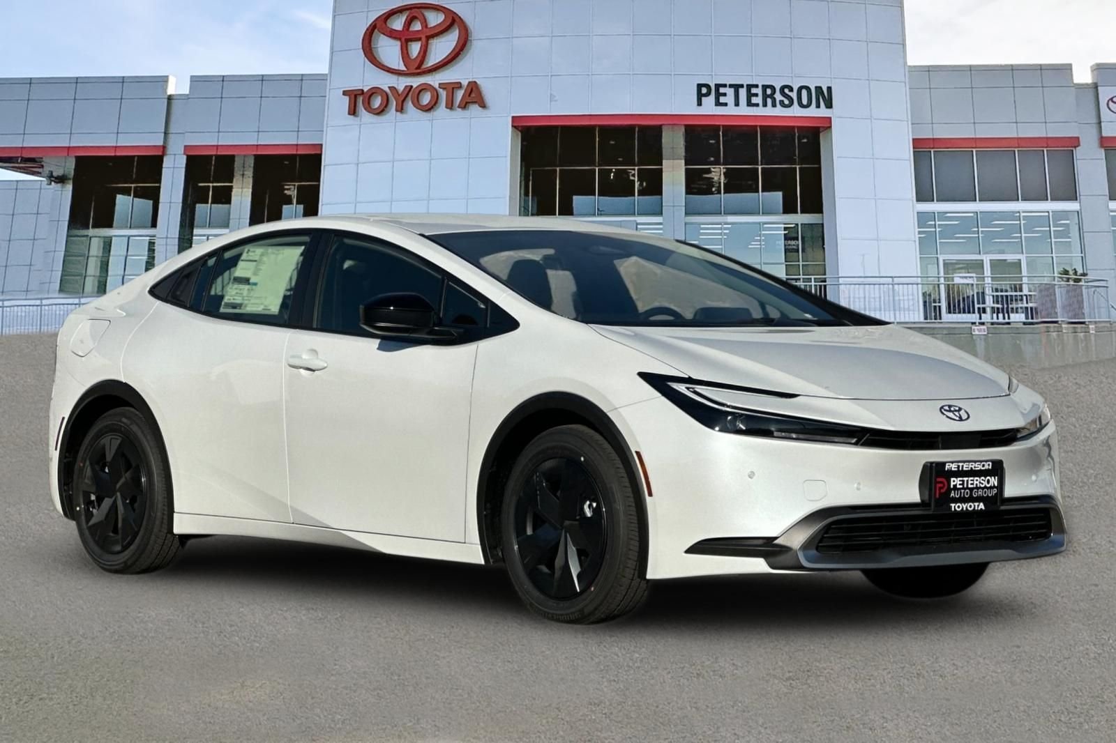 2026 Toyota Prius Plug-in Hybrid SE - Photo 2